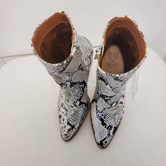 Beast Fashion Snakeprint Booties Size 6.5, Stylish, Chic, City - Picture 2 of 12